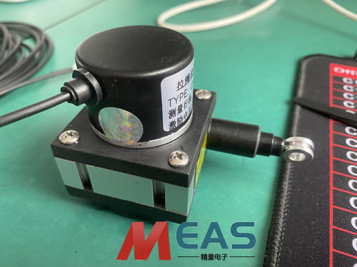 拉线位移传感器使用寿命取决于电位器或编码器的质量